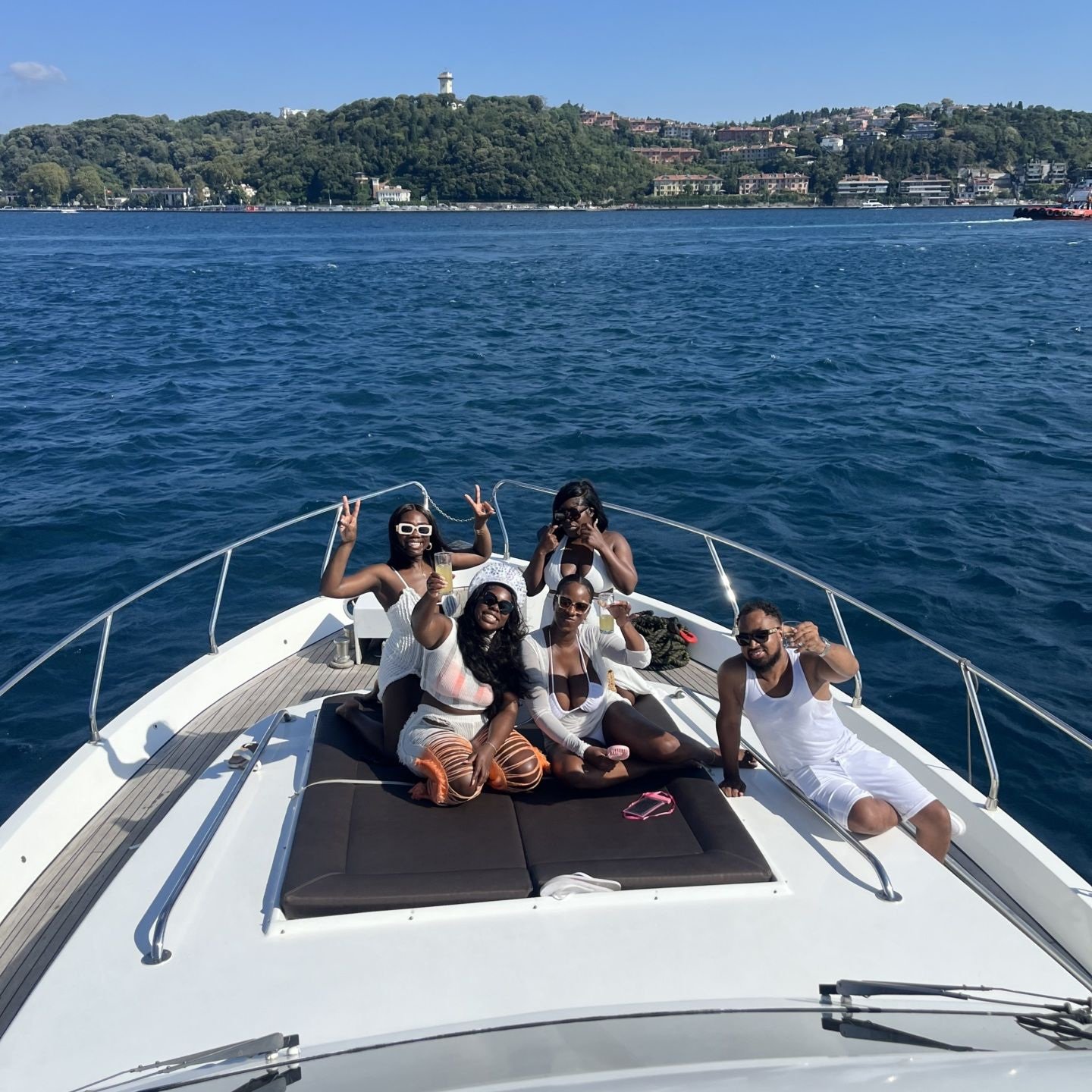 Yacht Charter Istanbul Unforgettable romantic Business trips